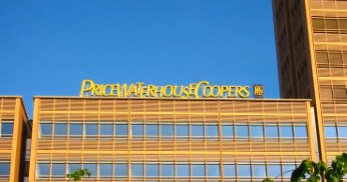 Record: O românca cere 40 de milioane de lire despăgubiri de la PricewaterhouseCoopers