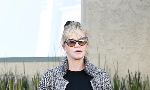 Exclusive    Melanie Griffith Leaving A Salon In Hollywood jpeg
