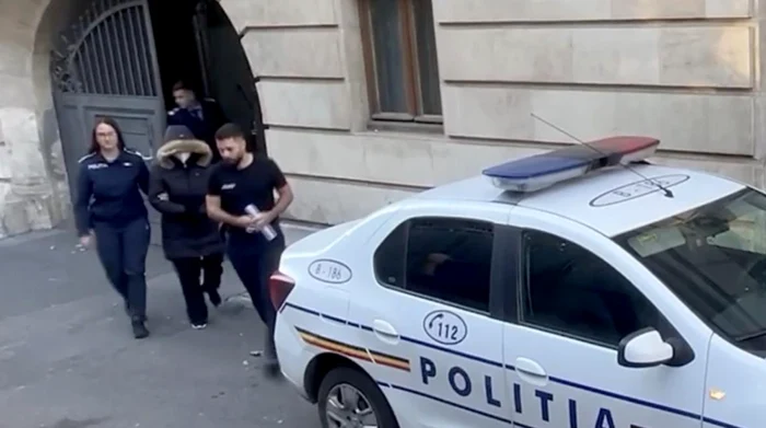 Avocata a fost arestată preventiv pentru că ar fi comandat asasinarea a trei tineri / foto: Antena 3