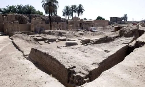 S a descoperit o poartă care ducea spre comorile faraonilor jpeg