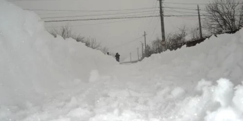 Poliţiştii au închis sectorul de drum cuprins între Bâlvăneşti şi Balta