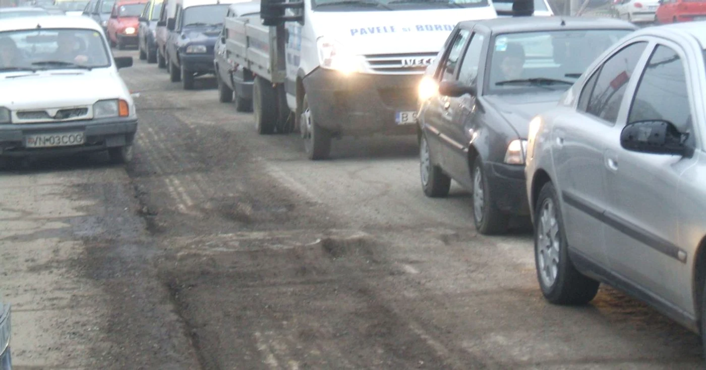 Traversarea bulevardului, o veritabilă probă de anduranţă.