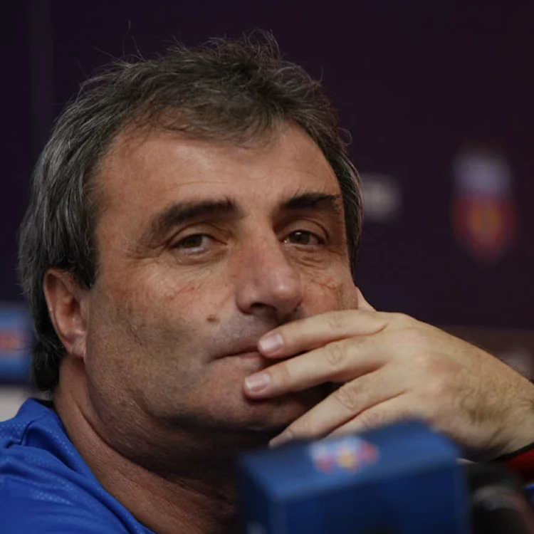 
    Antrenorul Stelei este supărat şi pe elevii săi  