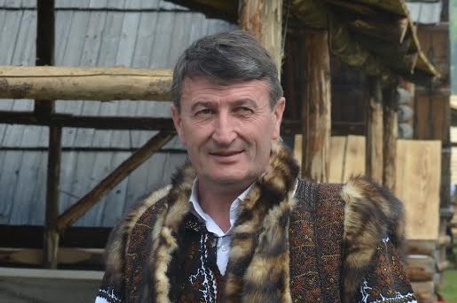 Primar din Suceava, internat în spital cu arsuri grave, în urma exploziei unui cazan de țuică