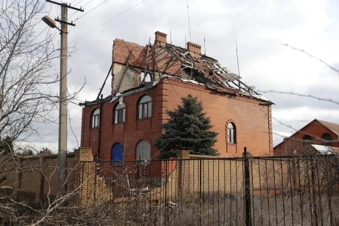 casa distrusa in Svitlodarsk ucraina foto epa efe