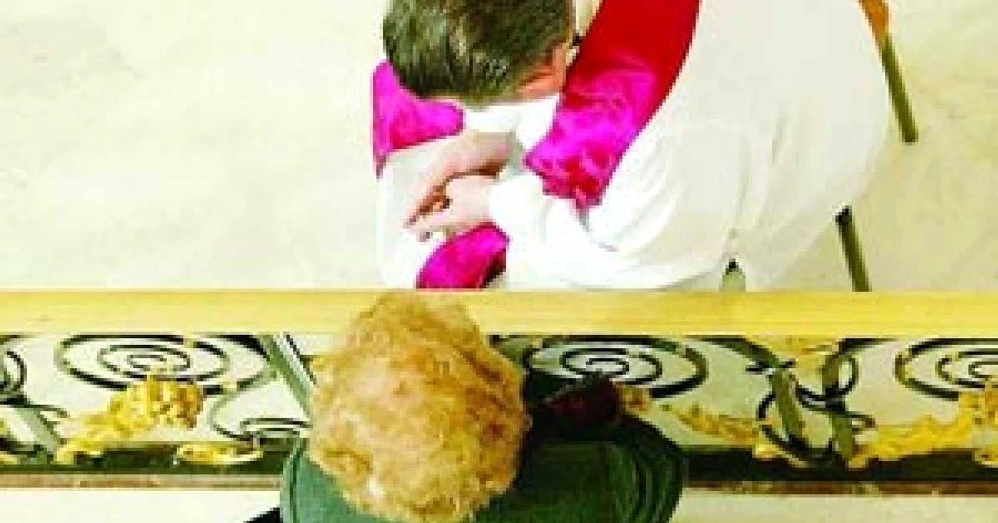 Parohul îi acorda o atenţie specială enoriaşei bogate (Foto: "La Stampa")