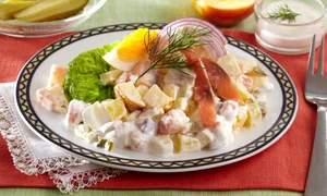 salata cu somon afumat jpeg