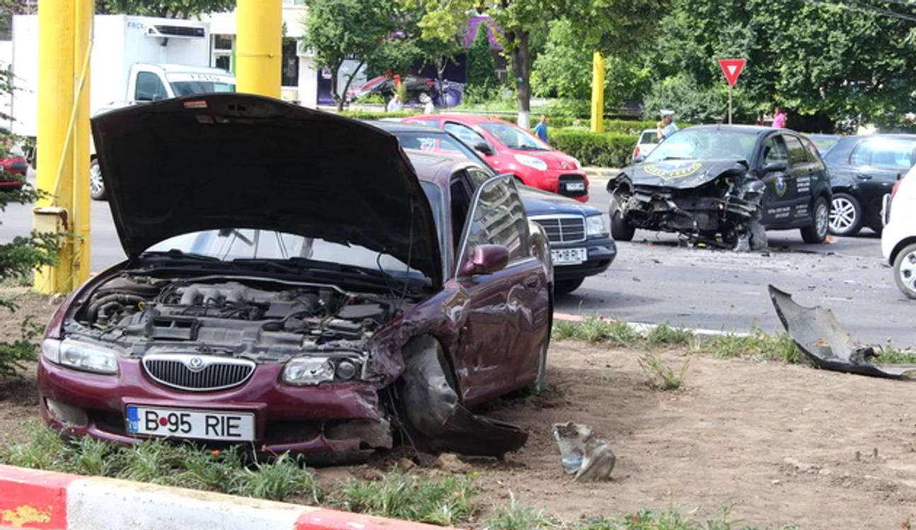 
    Nouă evenimente rutiere au avut loc în weekend (foto:Arhivă)  