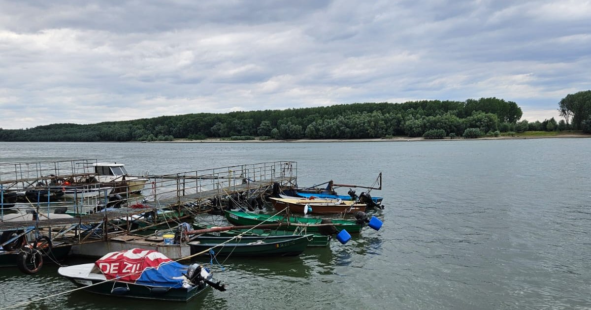 Mașină căzută în Dunăre la Brăila: incident surprinzător în timpul lansării unui skijet