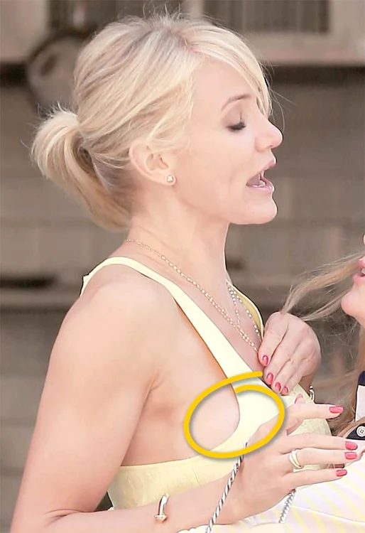 Sânii Jessicăi Alba se vedeau prin  sutienul transparent (Foto: guliver/splashnews/hepta/reuters)