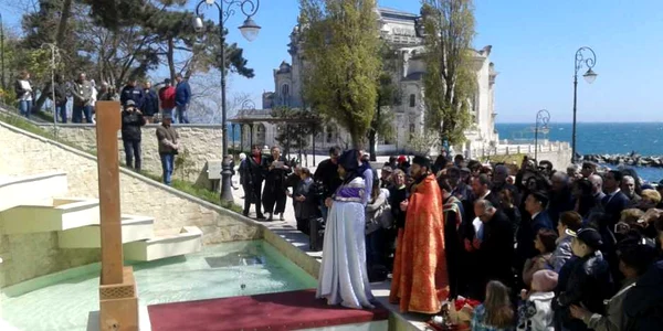 Hacikar crucea de piatră simbol sfânt al Armeniei amplasată pe faleza Cazinoului din Constanţa Foto Sînziana Ionescu