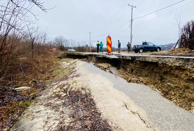 Alunecări de teren în urma ploilor  FOTO: Meteoplus