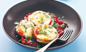 Vinete cu roşii, busuioc şi mozzarella jpeg