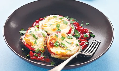 Vinete cu roşii, busuioc şi mozzarella jpeg