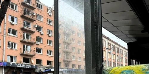 artistul stradal C215 pictează zidurile din Kiev pentru puţină umanitate