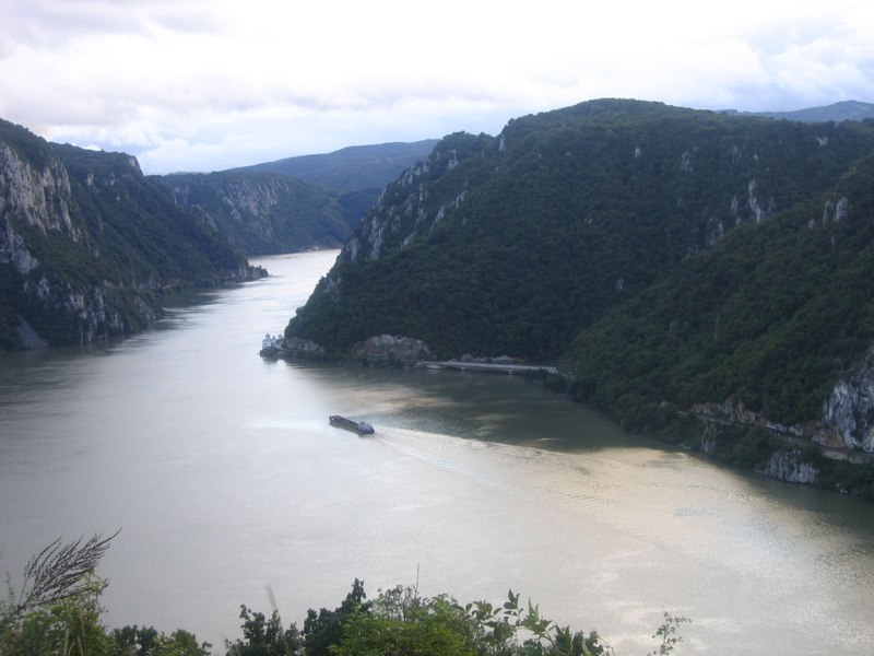 Cum a fost îmblânzită calea ucigașă a Porților de Fier. Câți bani s-au cheltuit și cine a făcut primul canal navigabil prin defileul Dunării