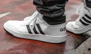 click ro sara kurfess  VfvnjbKFu4 unsplash jpg