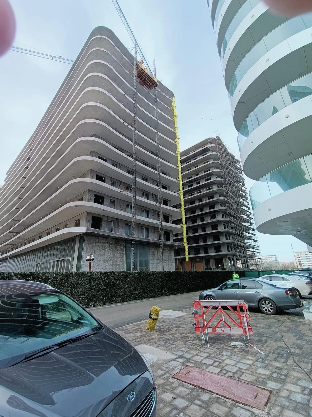 Distanța dintre blocuri: pericolul ascuns care îți fură lumina, aerul, liniștea și banii. Cum ignoră autoritățile legea