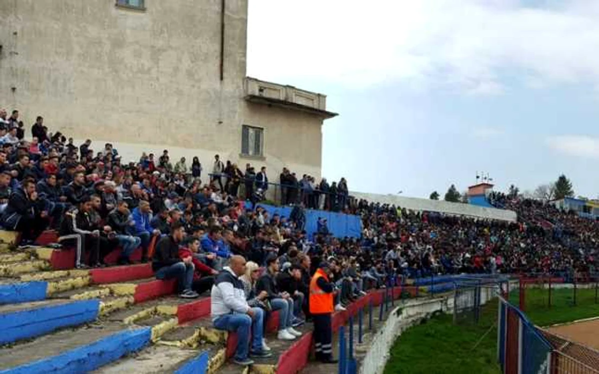 Suporteri ai Chindiei Târgovişte, liderul Ligii a doua