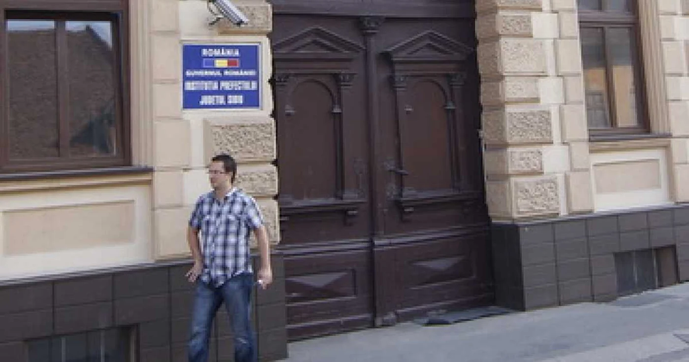Sibiu: Disponibilizări la prefectură şi DSP