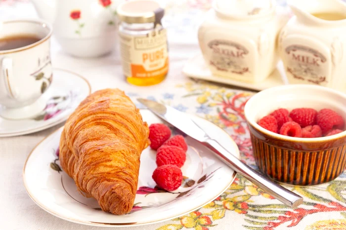 Croissantul franțuzesc, un desert ușor de preparat FOTO Shutterstock