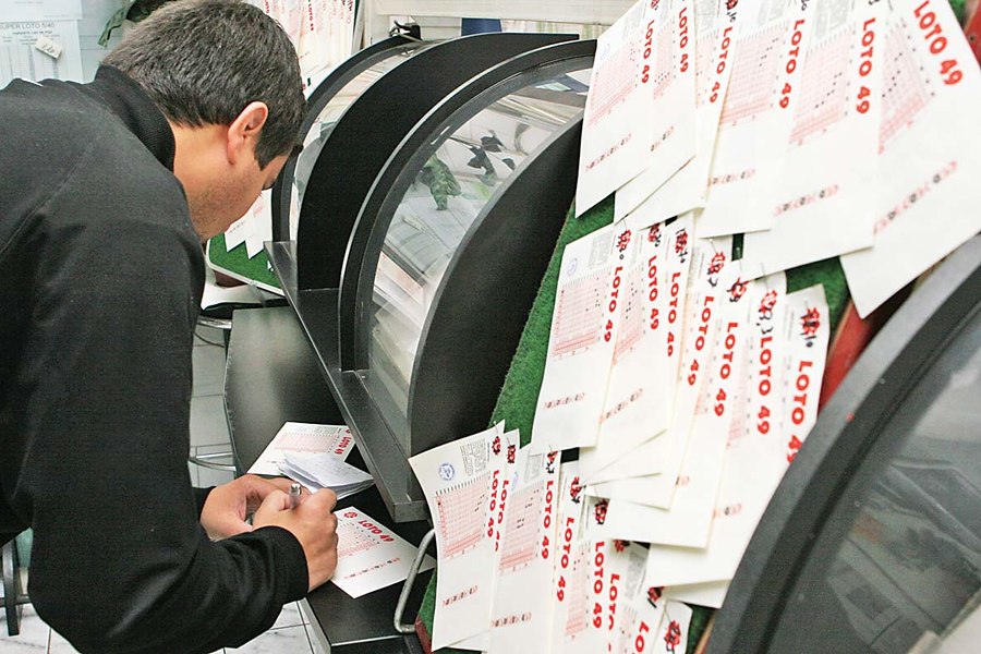 Noi trageri loto joi, 13 noiembrie. Report de aproape 7,5 milioane de euro la Joker