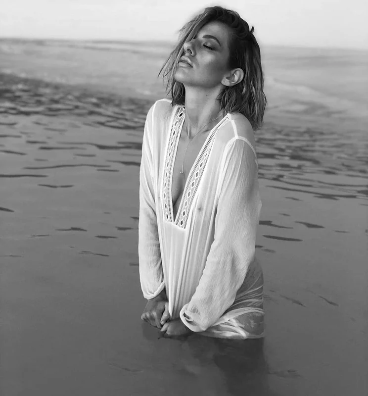 2 lidia buble la mare jpg jpeg