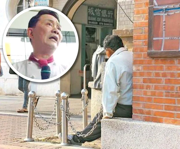 
    Taiwanezul nu se dezlipeşte de locul de întâlnire  