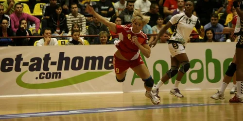 Oltchim - Toulon 28-19, în Liga Campionilor la handbal * Foto: L. Nica