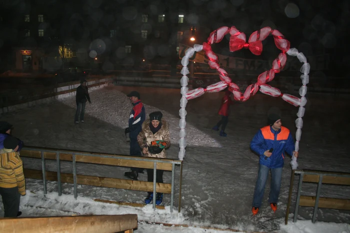 Patinoarul a fost mai mult gol la petrecerea de Valentine’s Day organizată de Primărie 