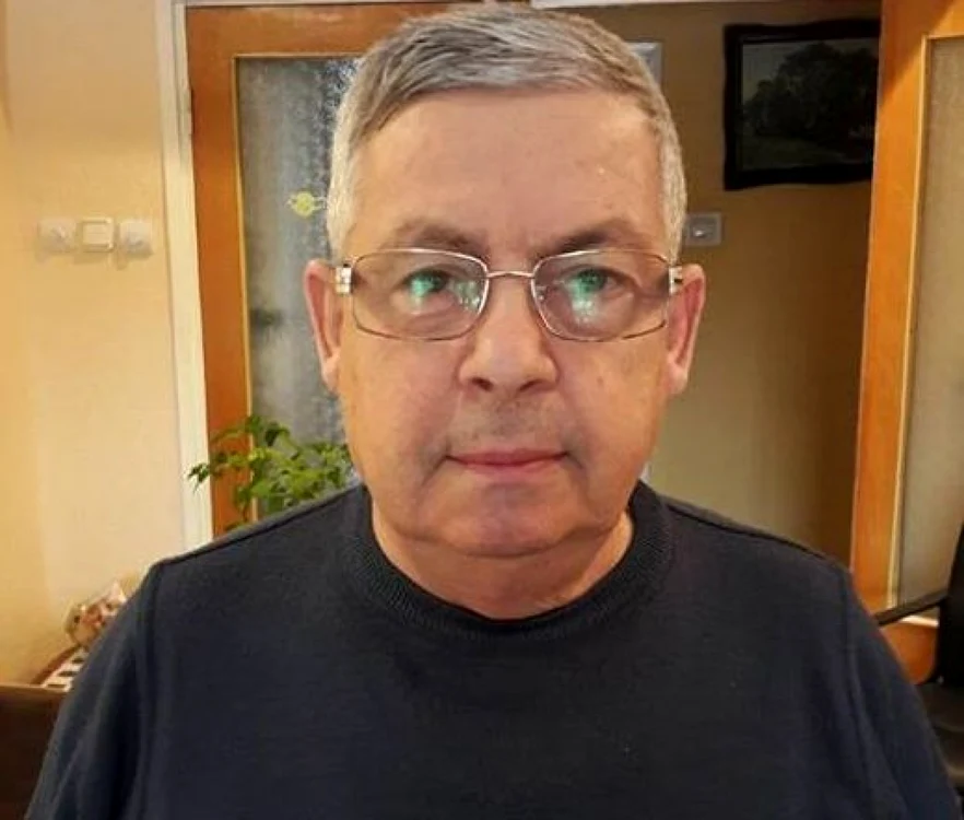 Scandal la CAR Argeş. Pensionarii sunt revoltaţi că nu mai au frizer: 
“L-au uşuit pe nea Jenică fiindcă n-a împărţit ciubucul cu ei”