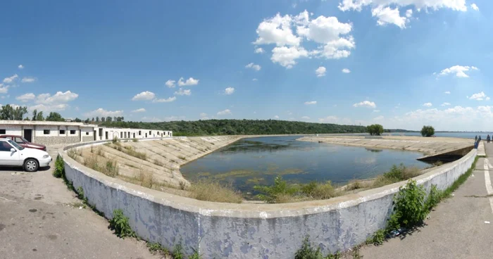 Imagine cu locul unde va fi amenajat Clubul Nautic Slatina  (FOTO> Mugurel Manea)