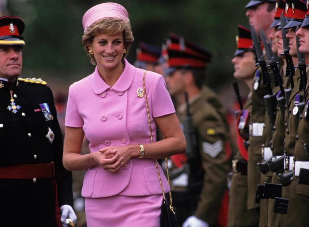 
    Lady Diana  