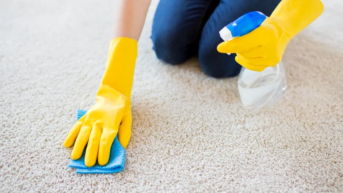 Soluția de curățat covoare, făcută în casă, care te scapă de toate petele.