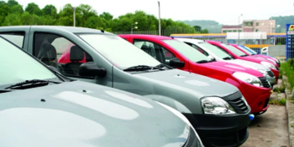 Reşiţa: Criza lasă maşinile noi fără stăpâni