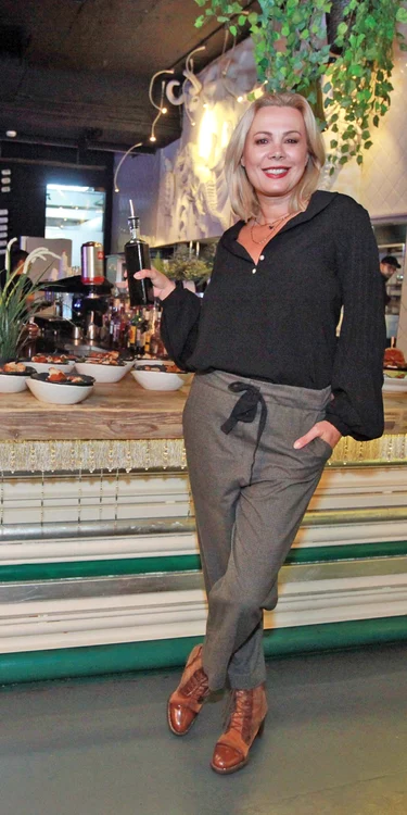 La 20 de ani avea 50 kg, la 30 de ani 59-60 kg, iar acum, la 49 de ani, oscilează între 63 şi 64 kg