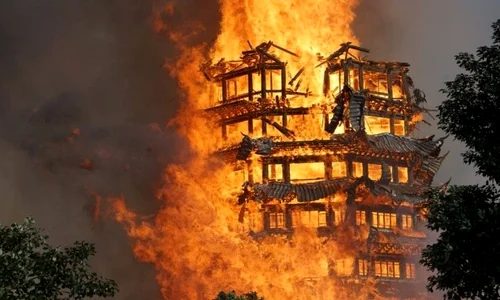 Cel mai înalt templu buddhist a ars până la temelii jpeg