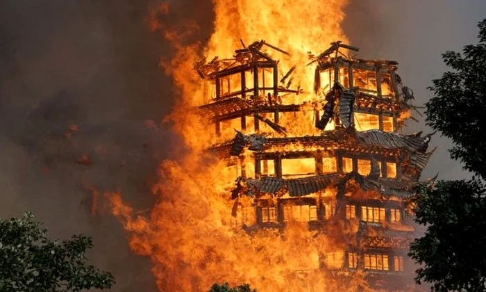 Cel mai înalt templu buddhist a ars până la temelii jpeg