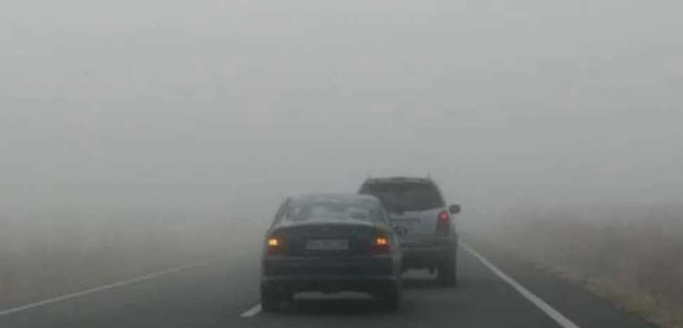 Poliţiştii de la Serviciul Rutier fac apel la şoferii aflaţi în trafic să adapteze viteza la condiţiile de drum