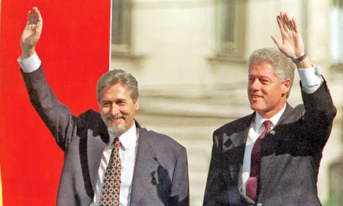10 1 4col emil constantinescu bill clinton mediafaxfoto jpeg