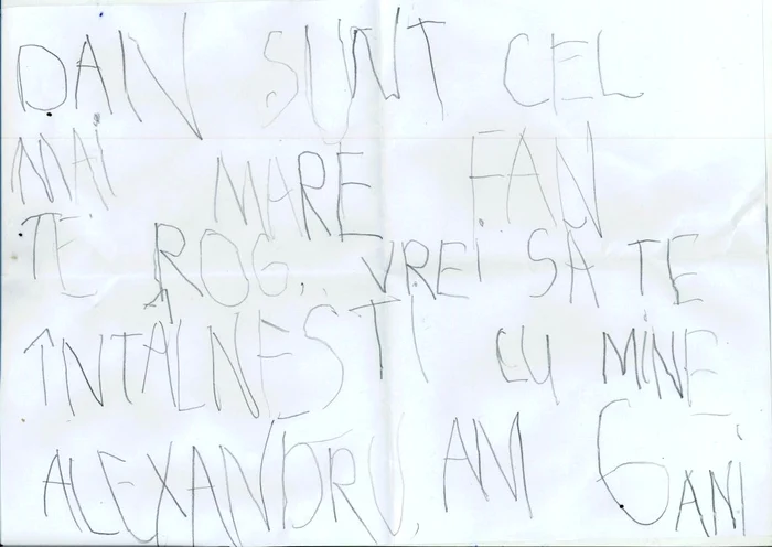 
    Dan Helciug, alături de admiratorul său, puștiul Alexandrufoto: arhiva personală  