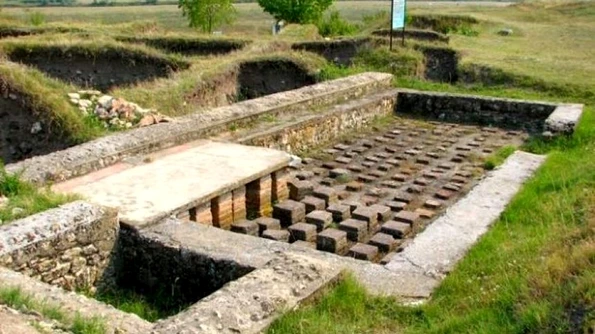 Cetatea bizantină Sucidava, lăsată la voia întâmplarii şi a hoţilor jpeg