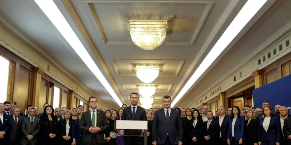 Evenimentul de anunțare a Alianței Dreapta Unită, formată din partidele USR, PMP, FD, în București. FOTO Inquam Photos / Octav Ganea