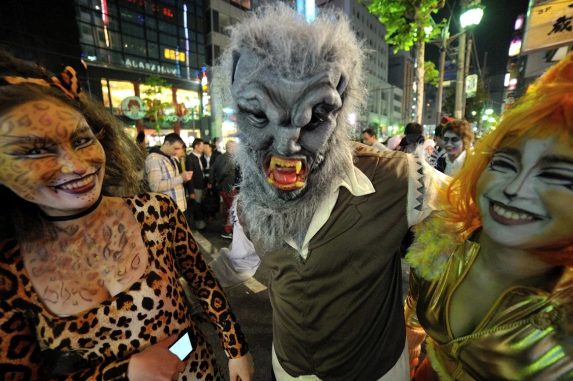 
    Cele mai tari costume de Halloween pentru adulți: drăcușori sexyFoto:halloweenparadenyc2015.com/findema.com  
