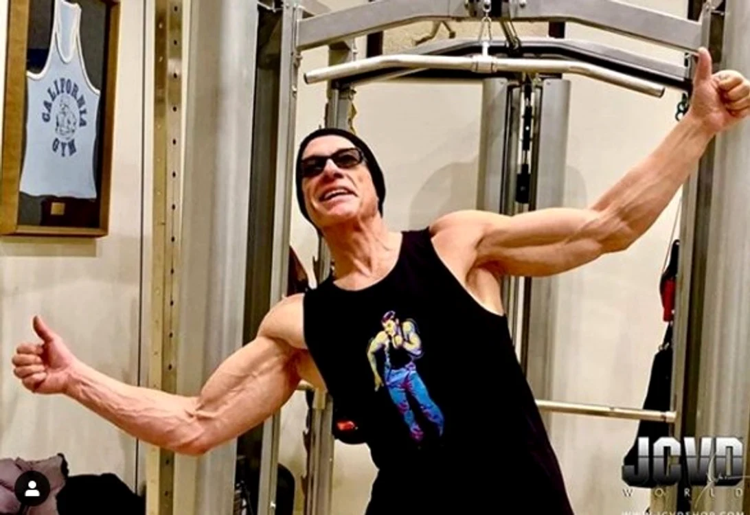 
    Jean-Claude Van Damme, 59 de ani, locuiește singur în LA și încearcă să se mențină în forma care l-a consacratfoto: Instagram  