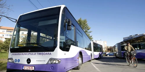 Autobuzele Mercedes Conecto G de ultimă generaţie vor circula în Timişoara