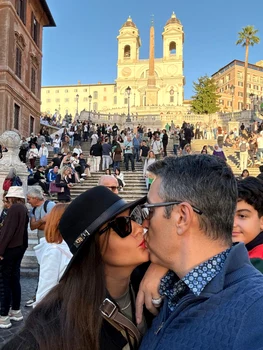 În Italia, la aniversarea căsătoriei, familia lui Cristi Brancu a mai bifat încă o vizită la Roma