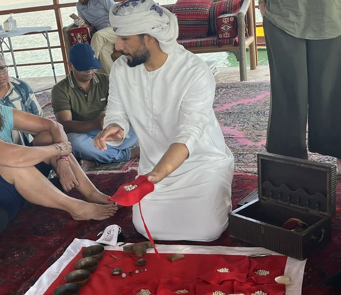 Poți învăța despre istoria perlelor (Foto: Click!)