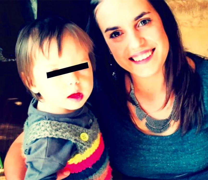 Nicoleta Cîrjan,  alături de micuţa Iris Anna 