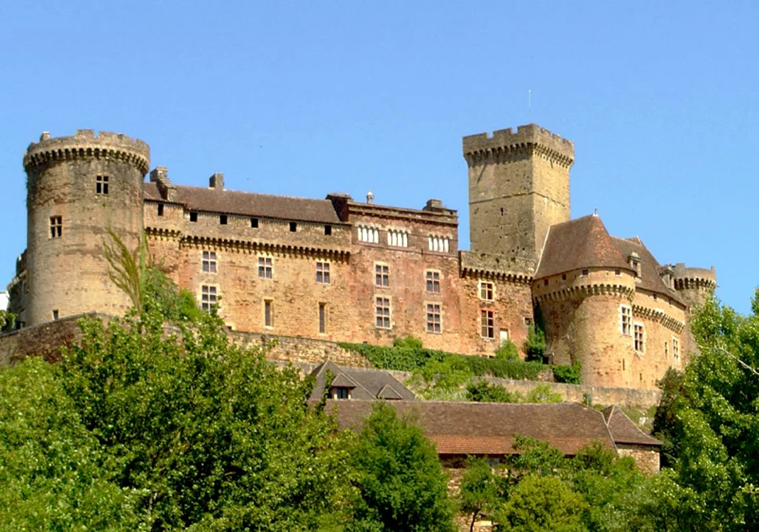 Castelul Castelnau-Bretenoux,  Midi-Pirinei (sec. XII-XV)